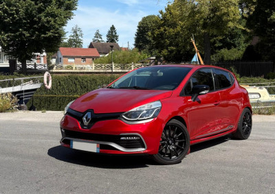 Renault Clio IV RS TROPHY 220 N°1066 FULL